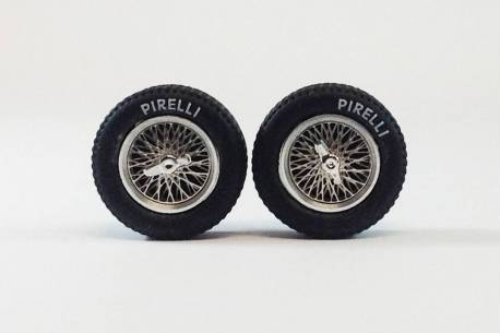 Radios tires classic + 2 Pirelli neumatics